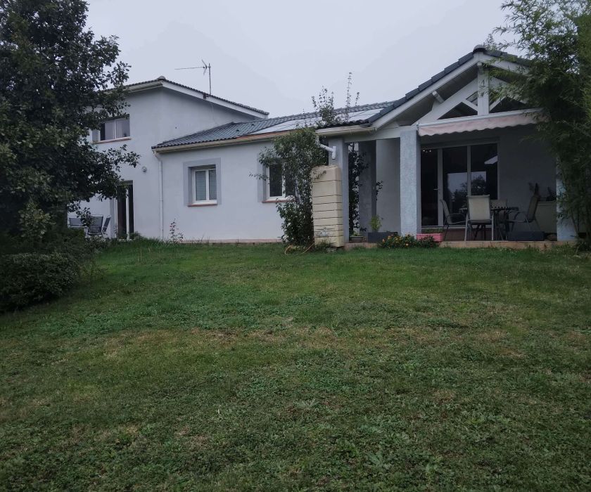 Maison avec vue sur les montagnes